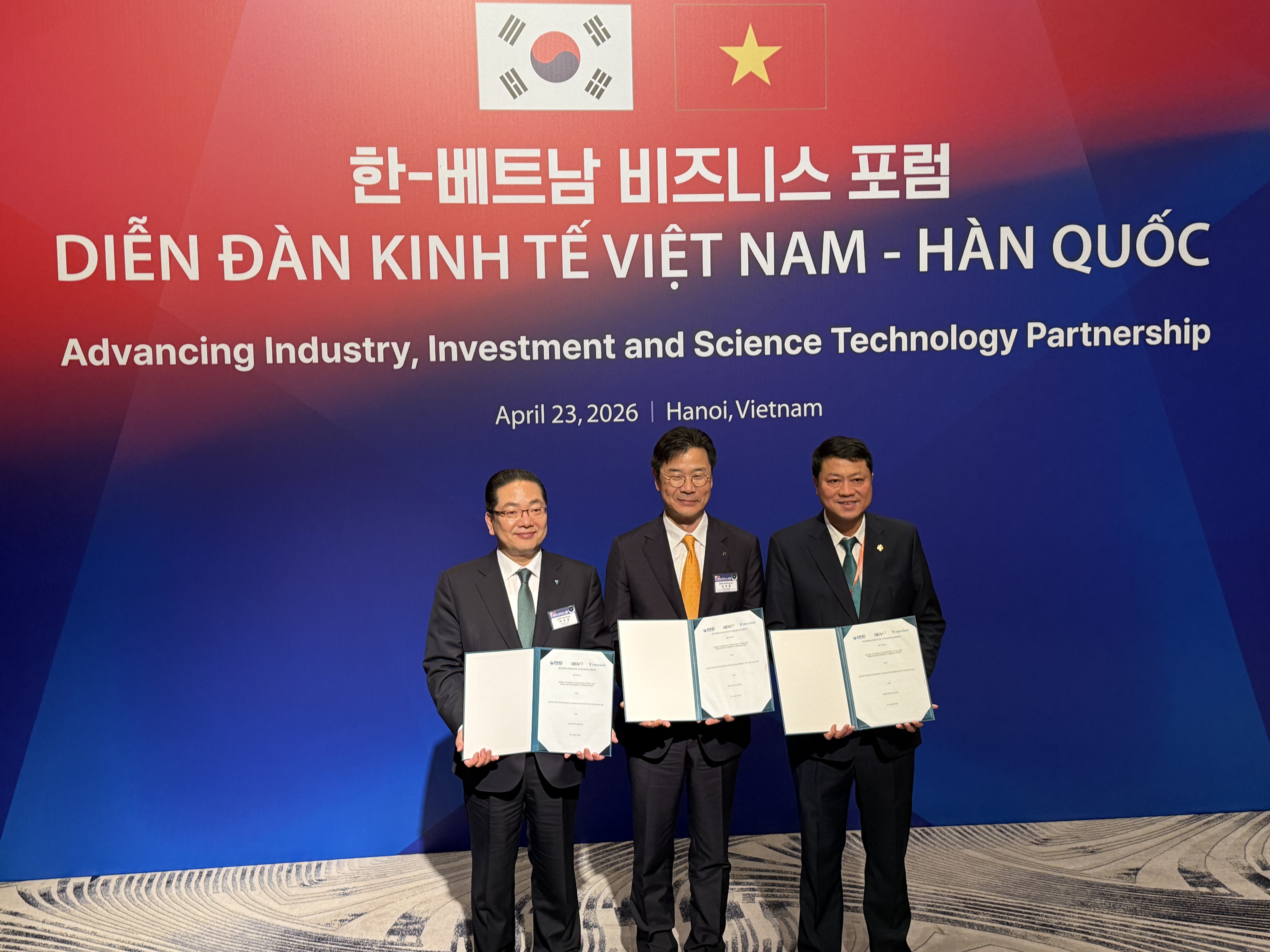 Korea-Vietnam Business Forum, MOU Signing Ceremony between KIND, BIDV, and Hana Bank