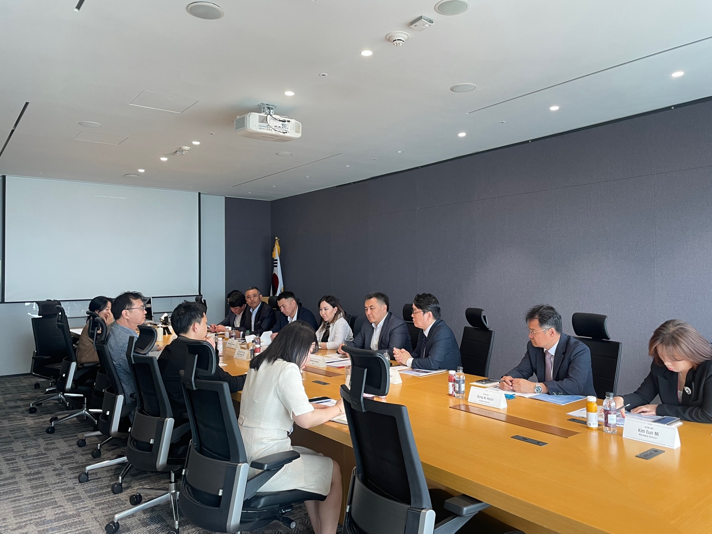 Kyrgyzstan Mayor Team visited KIND HQ