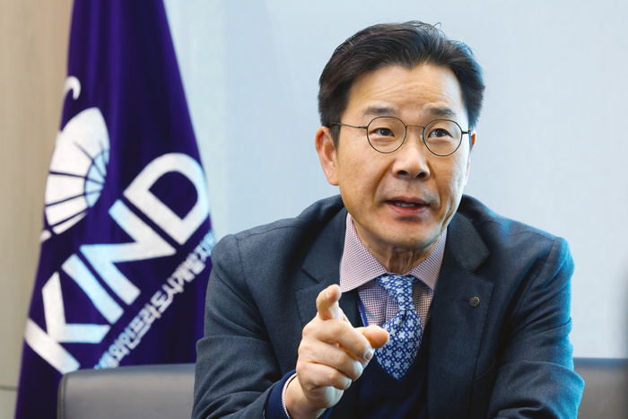 (대한경제 파워인터뷰) 김복환 KIND 사장, “투자개발형 사업으로 2조달러 달성에도 앞장 설 것”