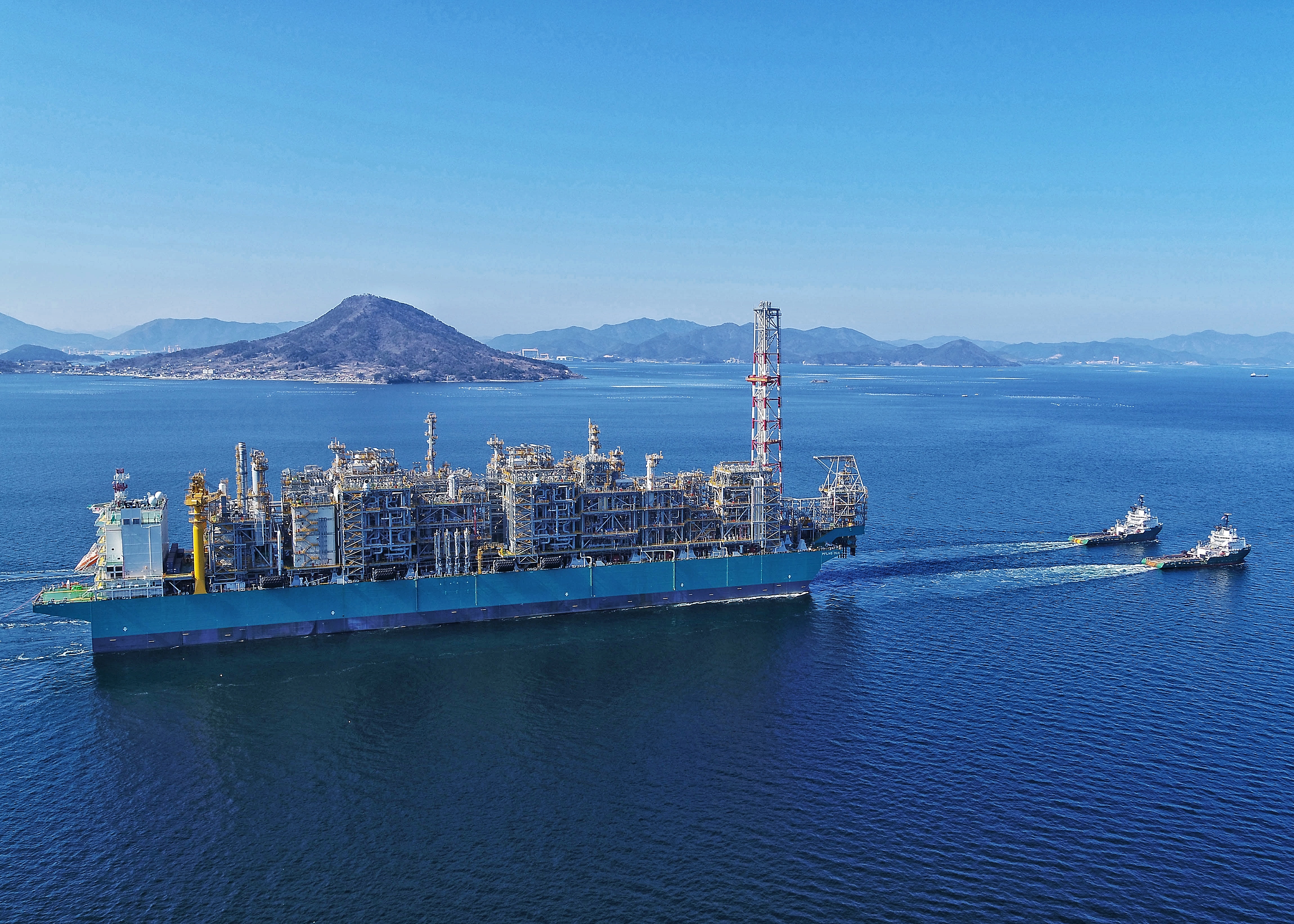 3. (이미지) FLNG 전경1.jpg