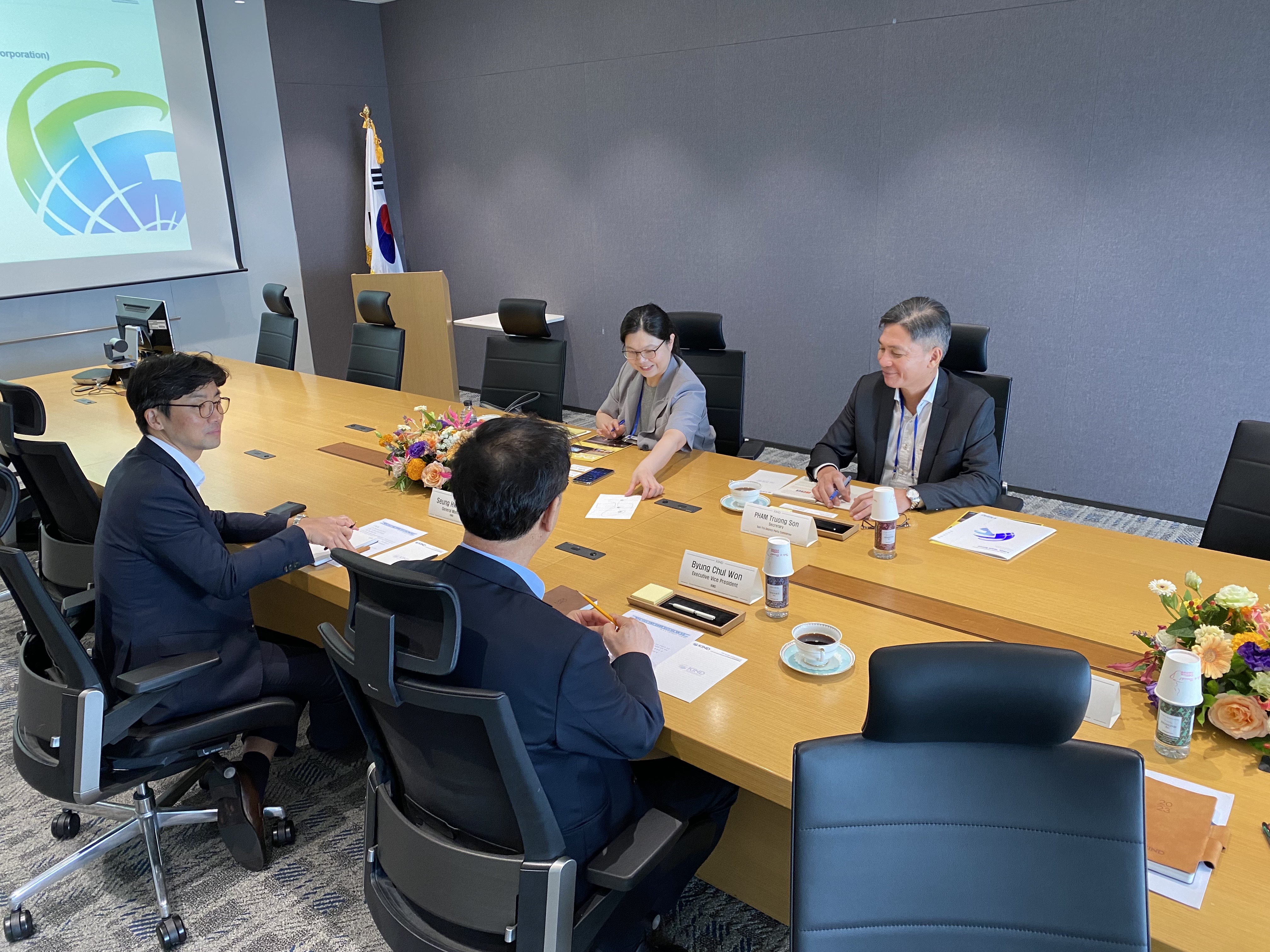 베트남 다낭시 선짜군 당위원회 당서기 면담