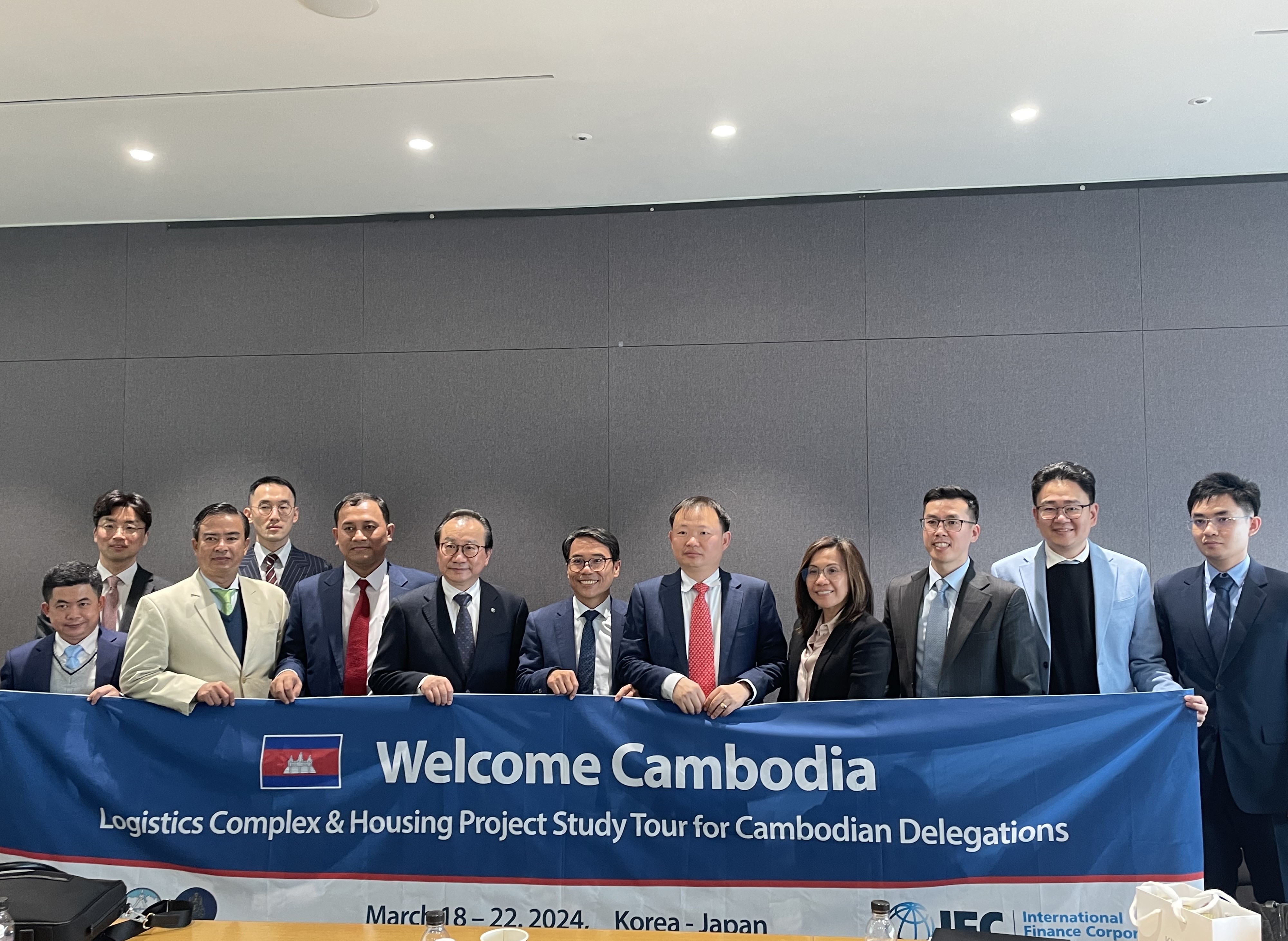 Cambodia government officials visited KIND HQ