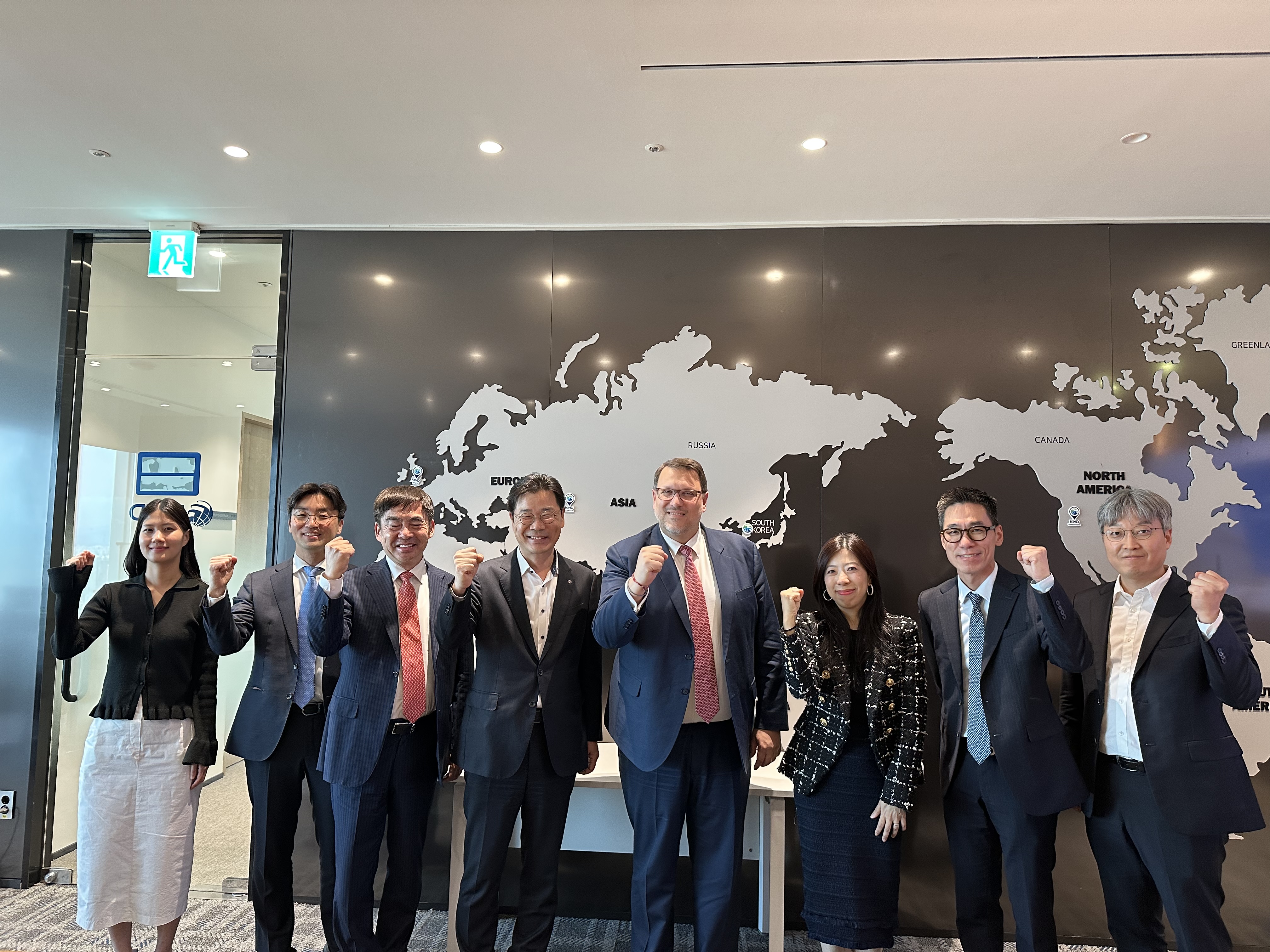 Aberdeen Investments 글로벌 CEO 면담 (1).jpg